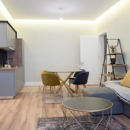 Cityscape Luxury Apartments Янина Екстериор снимка